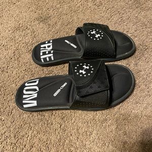 Under Armour Men’s Slides - 4D Foam - size 10